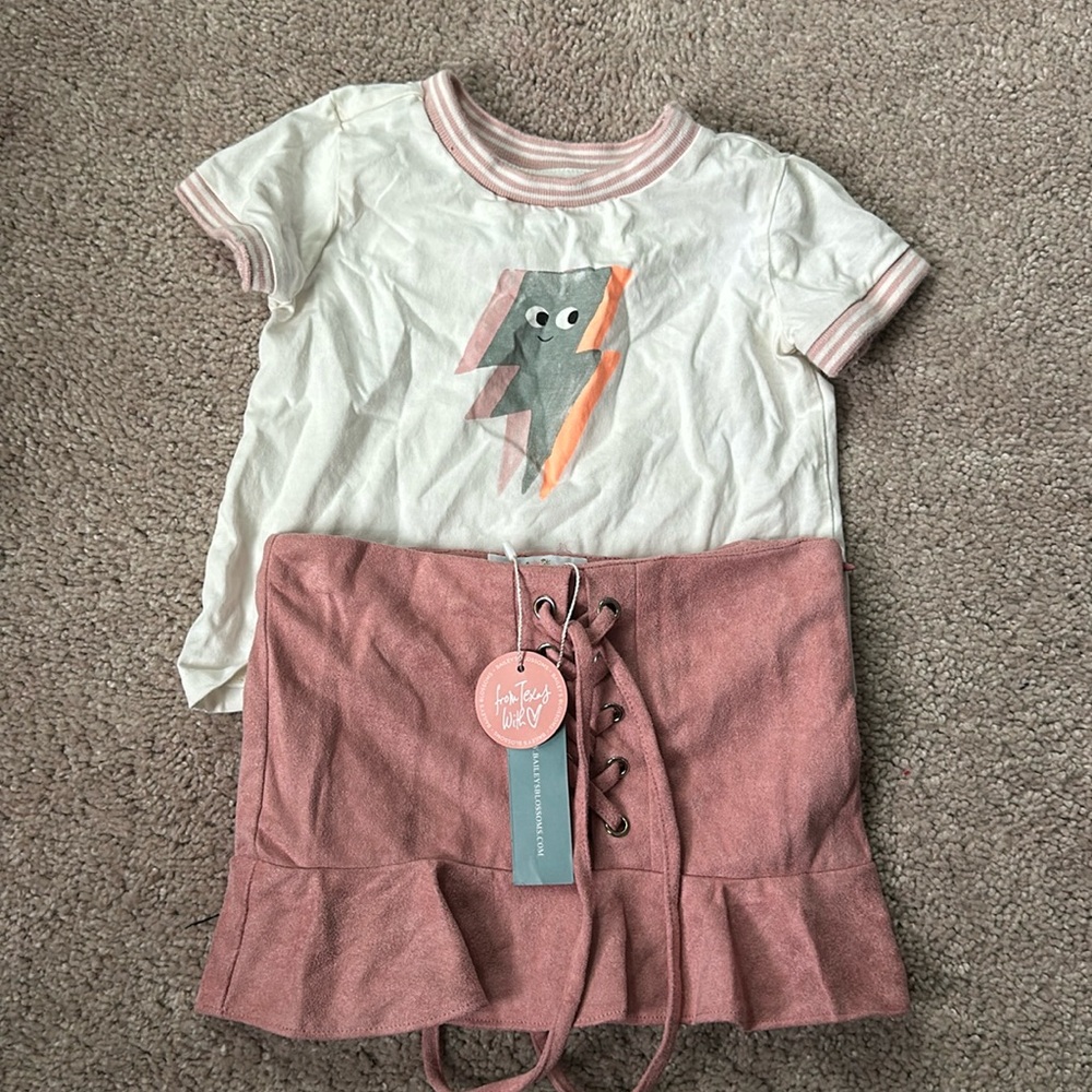 Skirt & T shirt